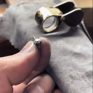 婚約指輪からダイヤモンドのペンダントにリフォームジュエリー_天白区アートジュエリー緑制作進行中