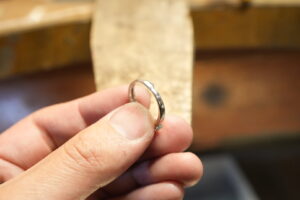 結婚式に間に合うように指輪のサイズ直し_真珠の指輪_天白区_アートジュエリー緑