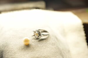 受け継がれたジュエリーと結婚指輪をリフォームジュエリーにて新たな結婚指輪とエタニティリングにリフォームジュエリー_天白区_アートジュエリー緑制作進行