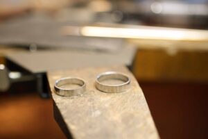 世界にひとつだけの和彫り結婚指輪_天白区_アートジュエリー緑制作進行