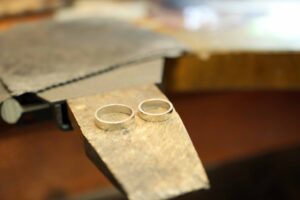 世界にひとつだけの和彫り結婚指輪_天白区_アートジュエリー緑制作進行