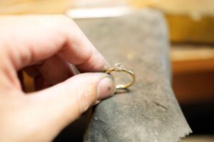 受け継がれたペンダントよりダイヤモンドの指輪へリフォームジュエリー_天白区_アートジュエリー緑制作進行