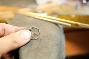 珊瑚の指輪のオーダーメイドジュエリー_天白区_アートジュエリー緑制作進行 