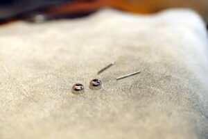 想い出はそのままに。毎日身につけられるジュエリーへリフォーム_天白区_アートジュエリー緑制作進行