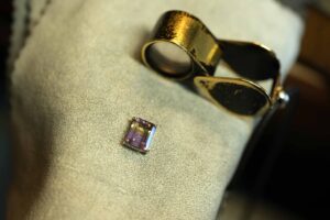 受け継がれた想いを、毎日に寄り添うかたちへ_天白区_アートジュエリー緑制作進行 (5)