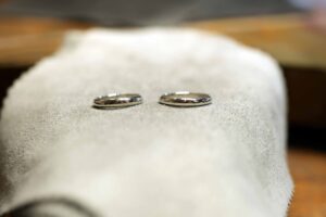結婚50周年の結婚指輪に、新しい輝きを。_天白区_アートジュエリー緑修理完了
