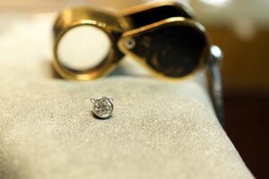 婚約指輪から生まれ変わる、家族の絆のペンダント。_天白区_アートジュエリー緑制作進行