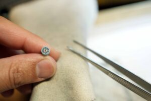 婚約指輪から生まれ変わる、家族の絆のペンダント。_天白区_アートジュエリー緑制作進行