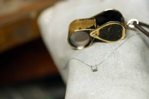 受け継いだダイヤモンドが、新たな輝きに_天白区_アートジュエリー緑制作進行