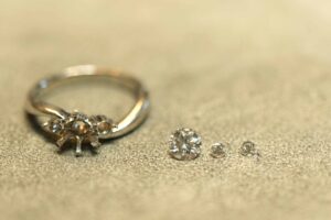 婚約指輪から生まれ変わる、家族の絆のペンダント。_天白区_アートジュエリー緑制作進行