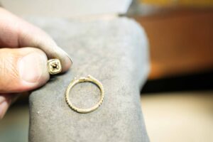 婚約指輪が新たな輝きへ拘りのヘイローリング制作進行中_天白区_アートジュエリー緑制作進行