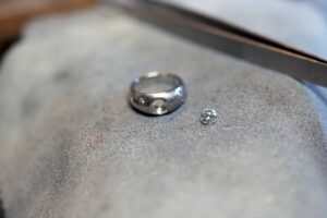 婚約指輪から新たな輝きへダイヤモンドペンダント制作進行中‗天白区_アートジュエリー緑