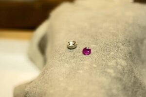 受け継がれたルビーが新たに輝き出す瞬間_天白区_アートジュエリー緑