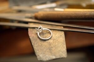 打ち合わせのカタチが、輝きとして現れてきました。_天白区_アートジュエリー緑制作進行